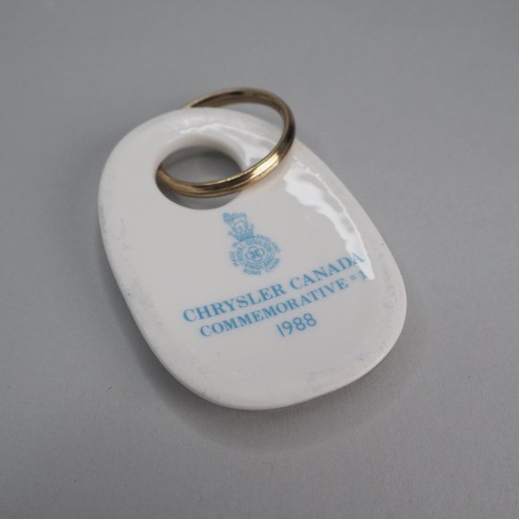 Vintage 1988 ROYAL DOULTON Chrysler Keychain - Picture 5 of 9